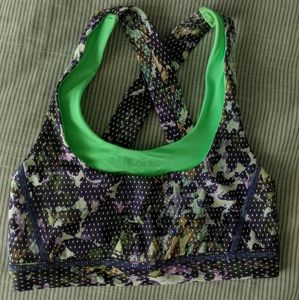 Lululemon sports bra